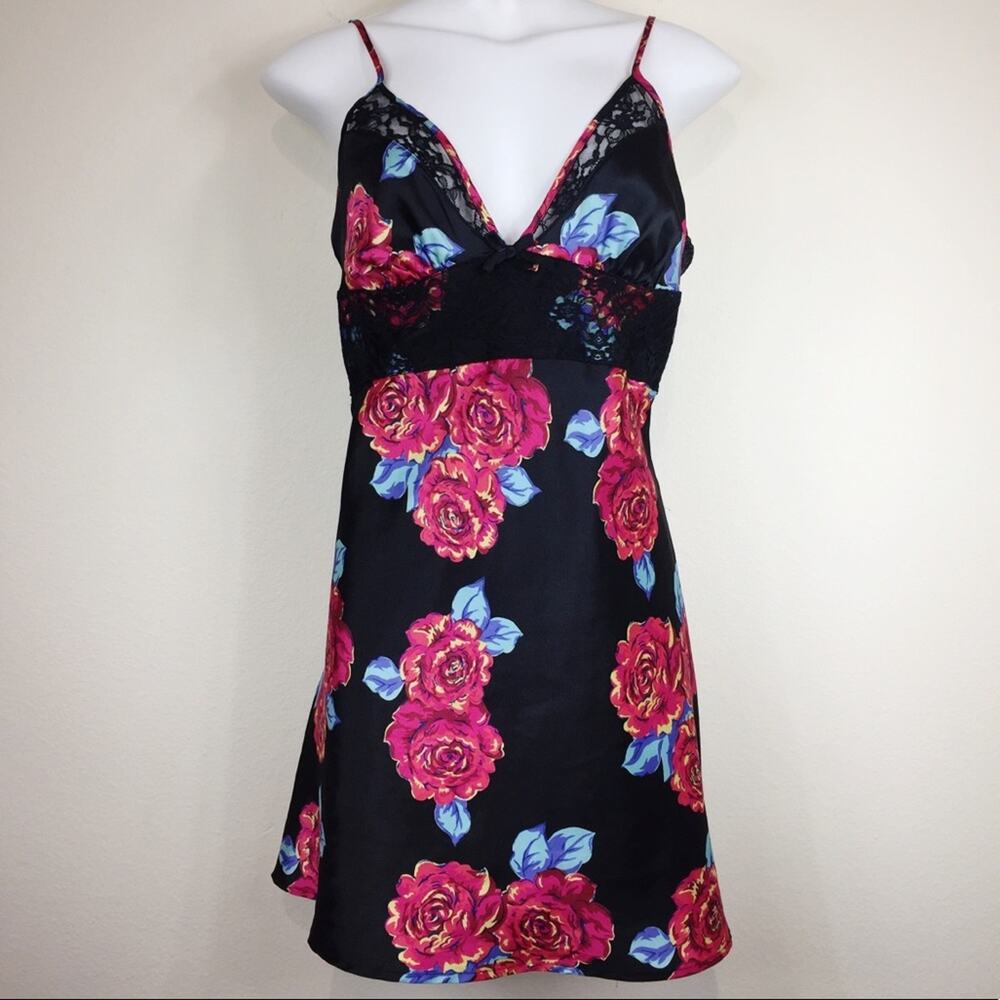 Victoria’s Secret | Satin & Lace Slip | Sz M